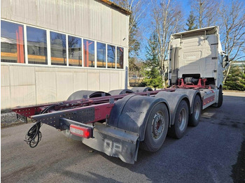 الشاسيه شاحنة Volvo FH540 8X4 CHASSY: صور 4 الشاسيه شاحنة Volvo FH540 8X4 CHASSY: صور 4