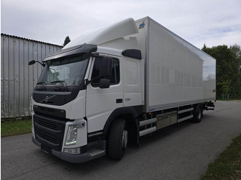 بصندوق مغلق شاحنة VOLVO FM 330