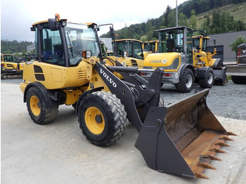 اللودر بعجل Volvo L 25 F: صور 3 اللودر بعجل Volvo L 25 F: صور 3