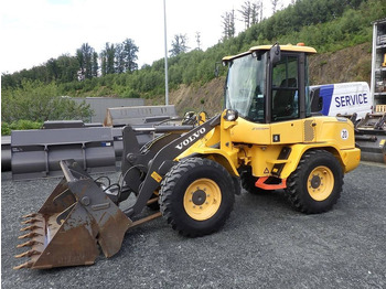 اللودر بعجل VOLVO L30G