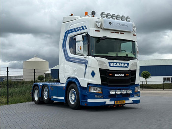 شاحنة جرار SCANIA R 450