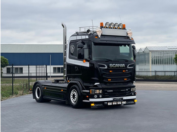 شاحنة جرار SCANIA R 520