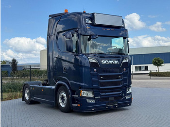 شاحنة جرار SCANIA S 520