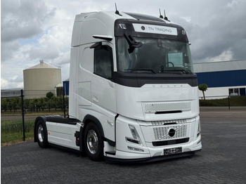 شاحنة جرار VOLVO FH13 460