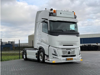 شاحنة جرار VOLVO FH13 460