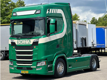 شاحنة جرار SCANIA S 450