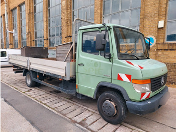 الشاحنات الصغيرة المسطحة MERCEDES-BENZ Vario