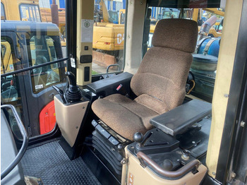 اللودر المجنزر Caterpillar 953C NVT: صور 4