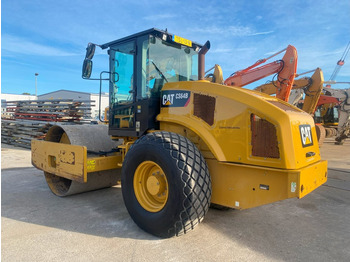 مدحلة CATERPILLAR CS64B