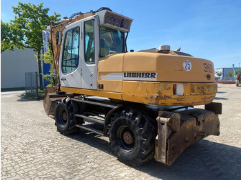 حفارة على عجلات LIEBHERR A 316
