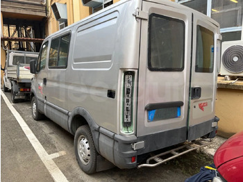 صغيرة, ميكروباص Iveco Daily: صور 5