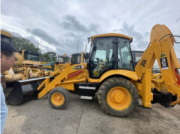 حفار متعدد الاستخدام JCB 3CX