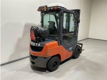 رافعة شوكية تعمل بالغاز Toyota 02-8FGF30: صور 2