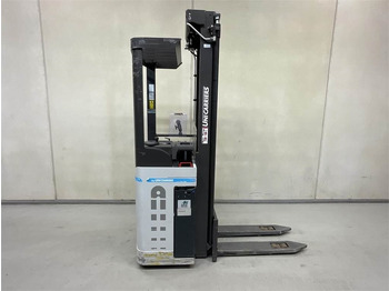 معدات تكديس UNICARRIERS