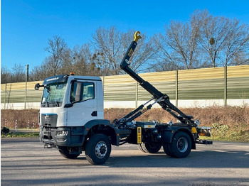 شاحنة ذات الخطاف, شاحنة كرين MAN TGM 18.320 4x4 Euro 6e Hyva 12-45: صور 2