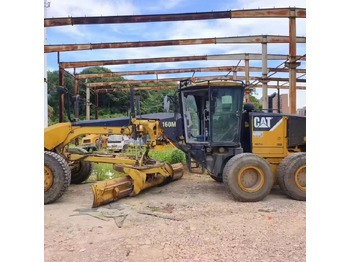 آلة تسوية الأرض CATERPILLAR 140H