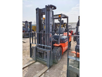 رافعة شوكية ديزل Triple Mast Design Sideshifter Used Heli 3-Ton Forklift Truck With Free Lift Cylinder: صور 2