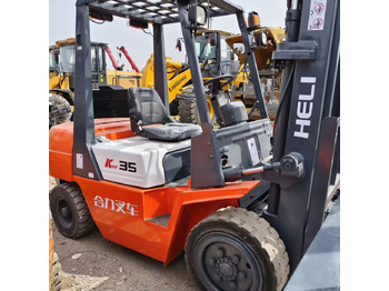 رافعة شوكية ديزل HELI