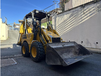 حفار متعدد الاستخدام JCB 1CX