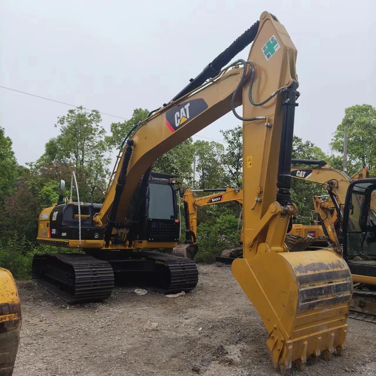 حفارات زحافة CATERPILLAR 320D2