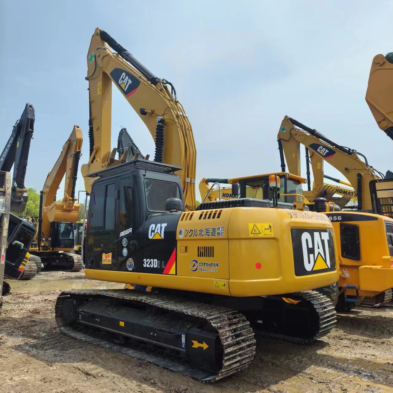 حفارات زحافة CATERPILLAR 323