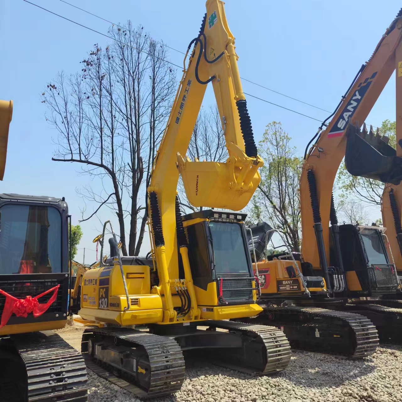حفارات زحافة KOMATSU PC130