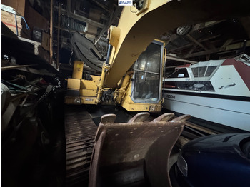 حفارة CATERPILLAR