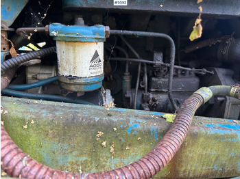 جرار Circa 1974 Ford 4000 tractor w/ front loader and excavator. REP.OBJECT: صور 4