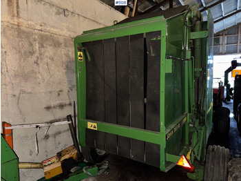 معدات القش JOHN DEERE