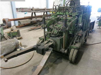 آلة تصنيع المعادن