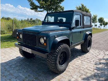 شاحنة البيك أب LAND ROVER