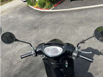 مقطورة دراجة نارية 2011 Moped APRILIA APRILIA SCARABEO50 2T NERO APR: صور 5