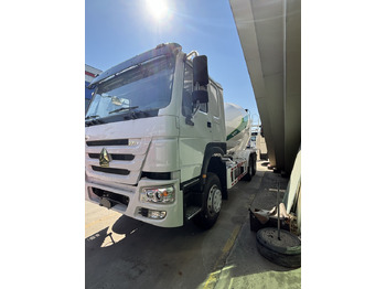 تأجير SINOTRUCK HOWO  SINOTRUCK HOWO: صور 1
