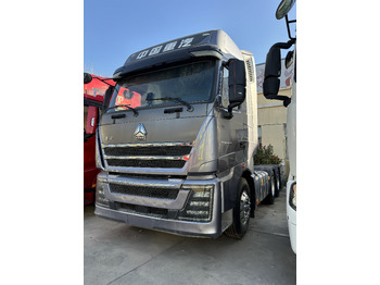 شاحنة جرار SINOTRUK HOWO