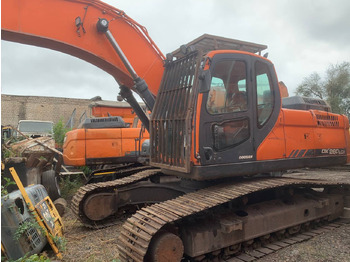 حفارات زحافة DOOSAN DX260