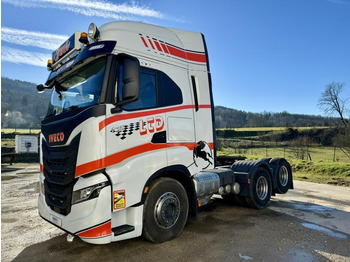 شاحنة جرار IVECO S-WAY