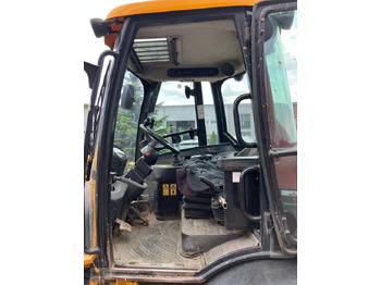 اللودر بعجل JCB TM220