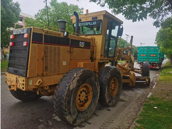 آلة تسوية الأرض CATERPILLAR 14H