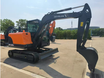 حفارة مصغرة DOOSAN DX60