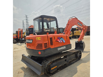 حفارة مصغرة DOOSAN DH55