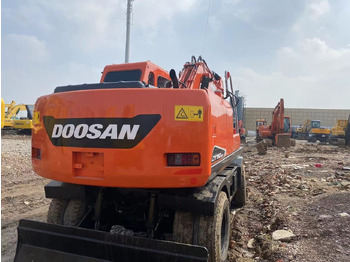 حفارة على عجلات Doosan DX150W: صور 3