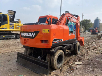 حفارة على عجلات Doosan DX150W: صور 2