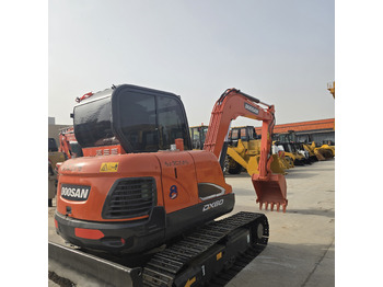 حفارات زحافة Doosan DX60: صور 4