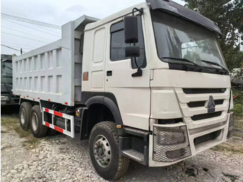 مبردة شاحنة SINOTRUK HOWO 6x4: صور 2 مبردة شاحنة SINOTRUK HOWO 6x4: صور 2