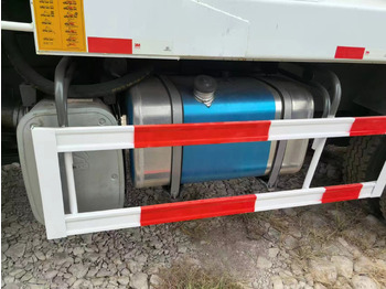 مبردة شاحنة SINOTRUK HOWO 6x4: صور 4 مبردة شاحنة SINOTRUK HOWO 6x4: صور 4