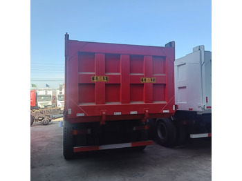 قلابات SINOTRUK HOWO 8x4: صور 3