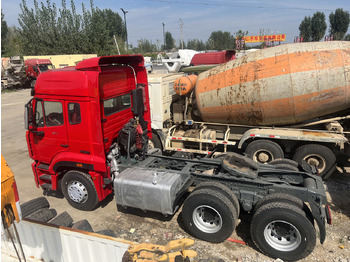 شاحنة جرار SINOTRUK Trailer head: صور 2