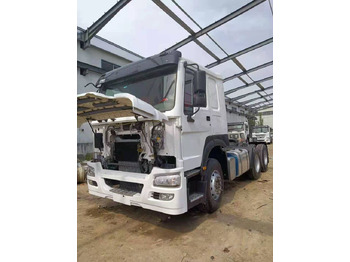 شاحنة جرار SINOTRUK HOWO