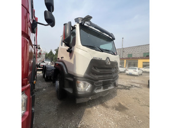 شاحنة جرار SINOTRUK