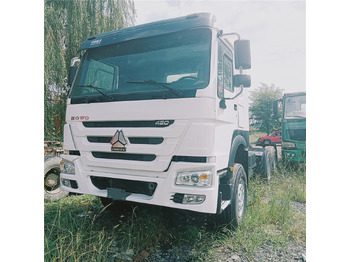 شاحنة جرار SINOTRUK